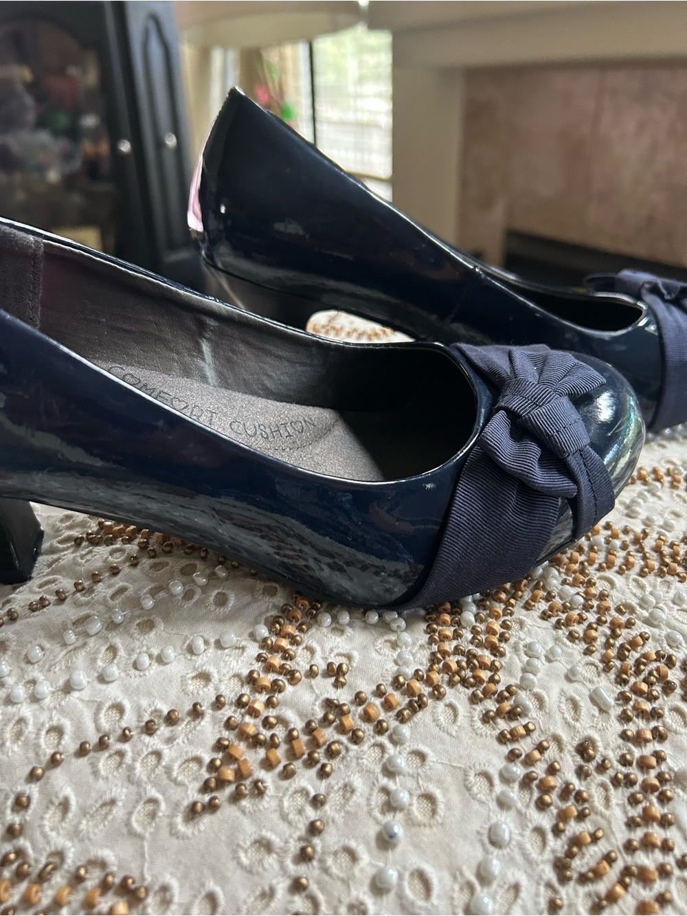 pop Navy Patent Bow Mid Heel Pumps size 8.5.
